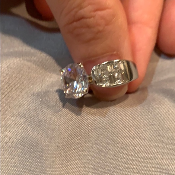 diamond ring - Picture 3 of 5